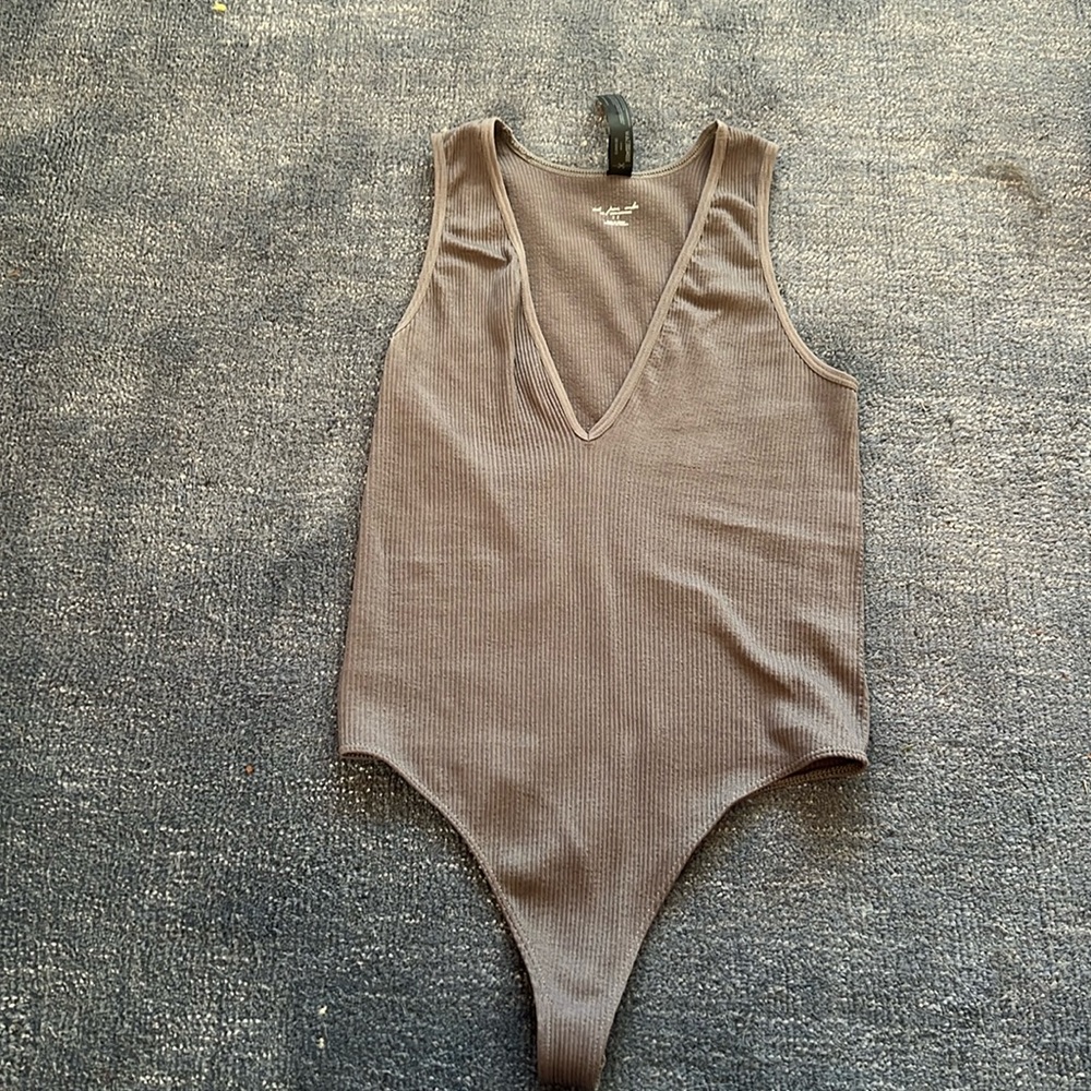Out from Under Hailey Seamless Plunging Bodysuit Size S
